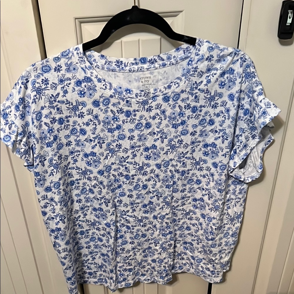 Crown & Ivy White and Blue Ruffled Short Sleeve Tee